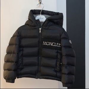 5T Boys Moncler coat it’s 100% authentic run small